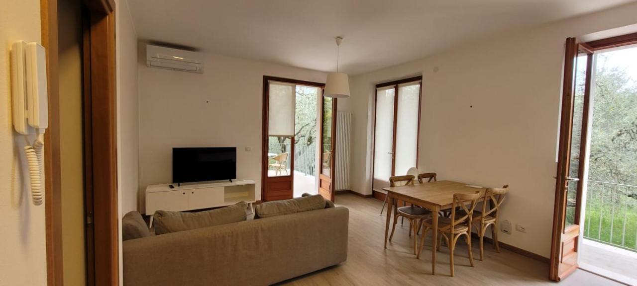 Ca' De L'Achille Apartment Torri Del Benaco Exterior photo